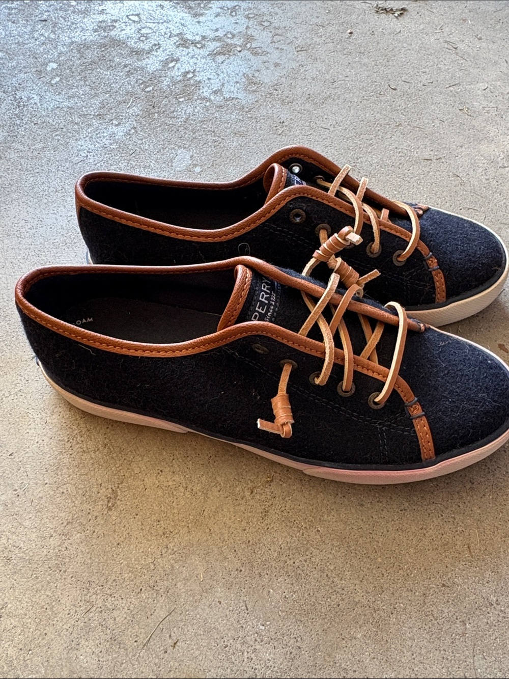 Sperry black wool Boat Shoes with Brown leather Trim size 7.5